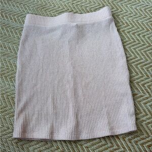 Elegant Pink Ribbed Skirt